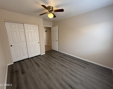 1413 W Orchid Lane - Photo Thumbnail 10