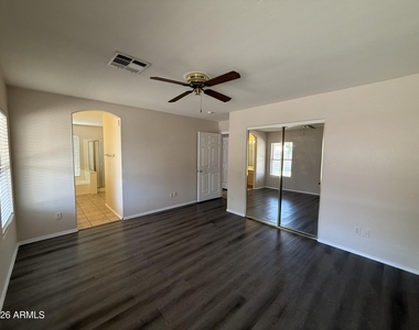 1413 W Orchid Lane - Photo Thumbnail 14