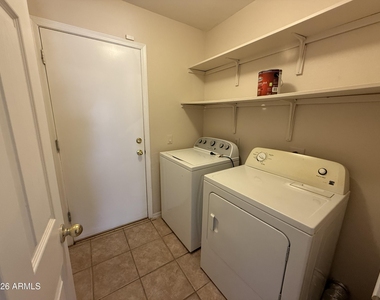1413 W Orchid Lane - Photo Thumbnail 8