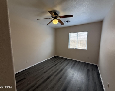1413 W Orchid Lane - Photo Thumbnail 11