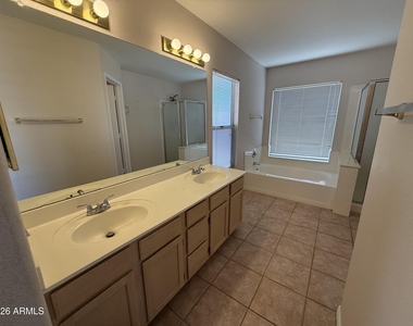 1413 W Orchid Lane - Photo Thumbnail 16