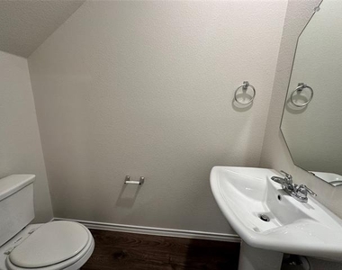 634 White Ash Drive - Photo Thumbnail 16