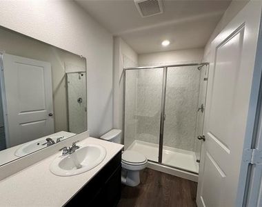 634 White Ash Drive - Photo Thumbnail 15