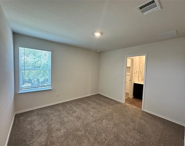 634 White Ash Drive - Photo Thumbnail 13