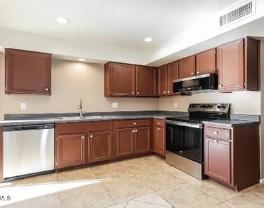 7724 W Pierson Street - Photo Thumbnail 4