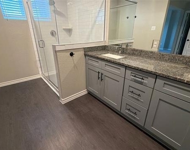 1708 Laurel Lane - Photo Thumbnail 14