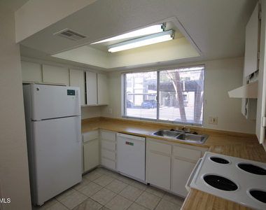 10815 N 15th Lane - Photo Thumbnail 3