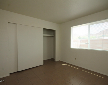 10815 N 15th Lane - Photo Thumbnail 13