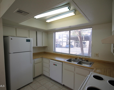 10815 N 15th Lane - Photo Thumbnail 2