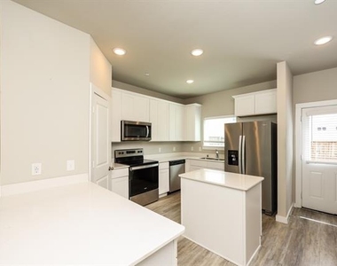 622 Ava Trail - Photo Thumbnail 5