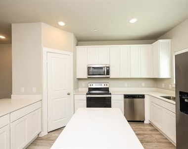 622 Ava Trail - Photo Thumbnail 6