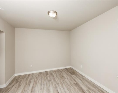 622 Ava Trail - Photo Thumbnail 12