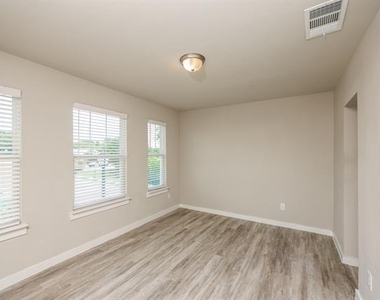 622 Ava Trail - Photo Thumbnail 11