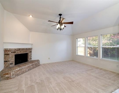 1621 Oak Brook Lane - Photo Thumbnail 8