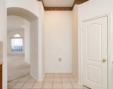 1621 Oak Brook Lane - Photo Thumbnail 14