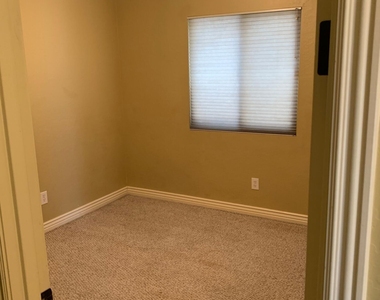 6415 S 49th Glen - Photo Thumbnail 9