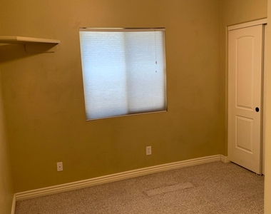 6415 S 49th Glen - Photo Thumbnail 13