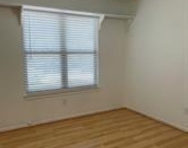 6005 Ivy Glen Drive - Photo Thumbnail 10