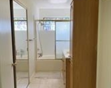 6005 Ivy Glen Drive - Photo Thumbnail 11