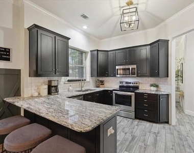 223 Oklahoma Avenue - Photo Thumbnail 7