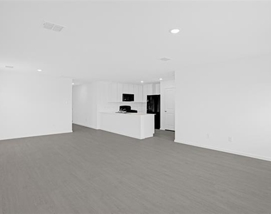 819 Pawpaw Drive - Photo Thumbnail 19