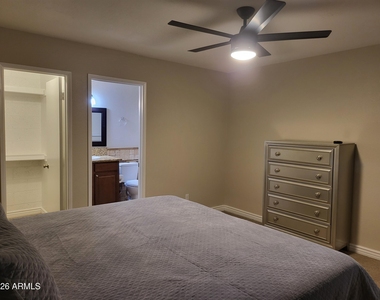 20420 N 6th Drive - Photo Thumbnail 17