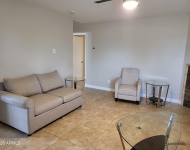 20420 N 6th Drive - Photo Thumbnail 4