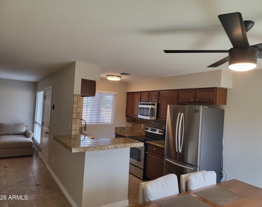 20420 N 6th Drive - Photo Thumbnail 9