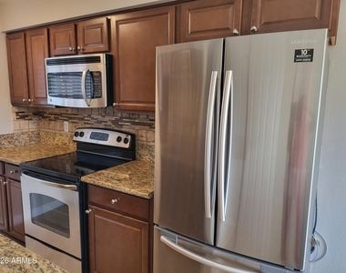 20420 N 6th Drive - Photo Thumbnail 6