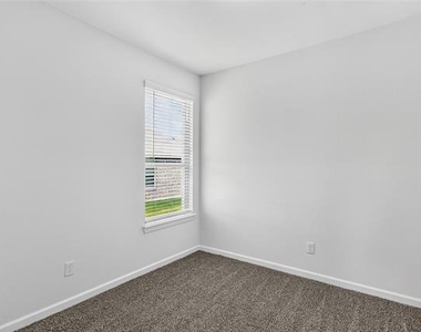 404 Vawter Drive - Photo Thumbnail 30