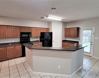 3408 Columbus Street - Photo Thumbnail 4