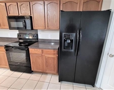 3408 Columbus Street - Photo Thumbnail 7