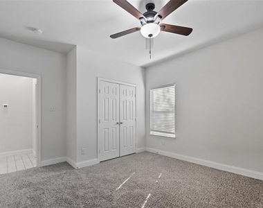 2911 Marshall Street - Photo Thumbnail 6