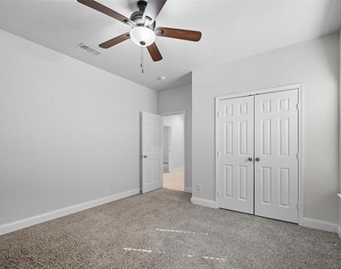 2911 Marshall Street - Photo Thumbnail 7