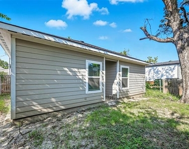 2911 Marshall Street - Photo Thumbnail 17