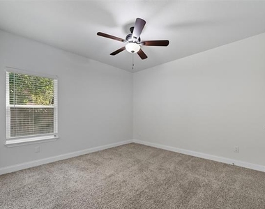 2911 Marshall Street - Photo Thumbnail 8