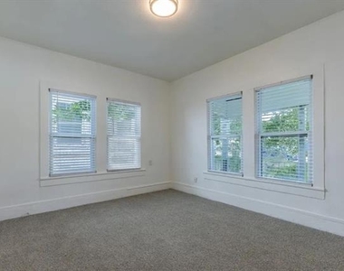 2329 Connor Avenue - Photo Thumbnail 8
