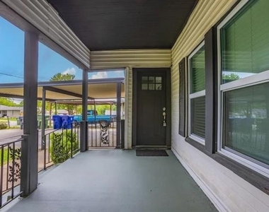 2329 Connor Avenue - Photo Thumbnail 5