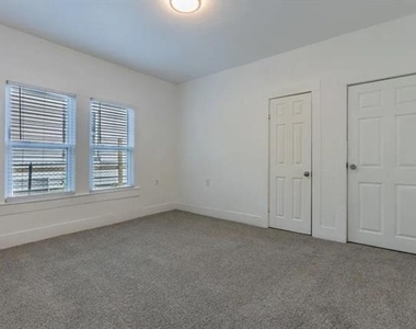 2329 Connor Avenue - Photo Thumbnail 11