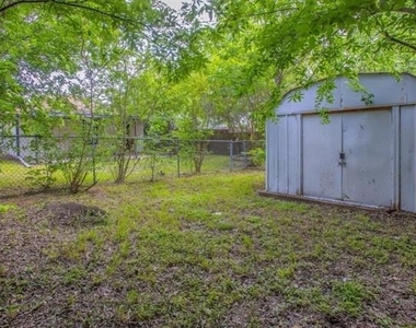 2329 Connor Avenue - Photo Thumbnail 4