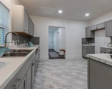 2329 Connor Avenue - Photo Thumbnail 18