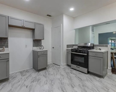 2329 Connor Avenue - Photo Thumbnail 19