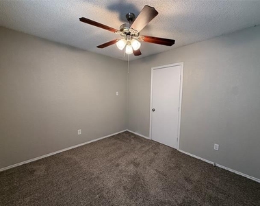 4910 Kelso Lane - Photo Thumbnail 14