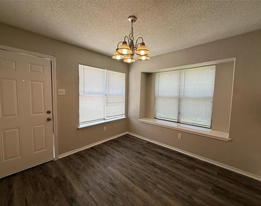 4910 Kelso Lane - Photo Thumbnail 12