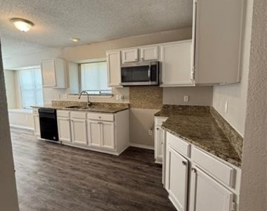 4910 Kelso Lane - Photo Thumbnail 10