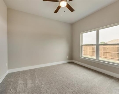 323 Cherry Point Drive - Photo Thumbnail 13