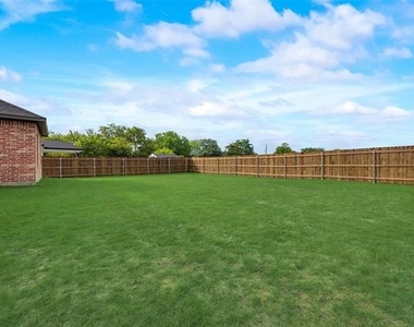 323 Cherry Point Drive - Photo Thumbnail 20