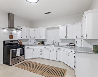 611 Cherry Street - Photo Thumbnail 2
