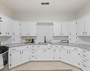 611 Cherry Street - Photo Thumbnail 4