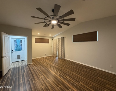 2514 E Fairmount Avenue - Photo Thumbnail 19